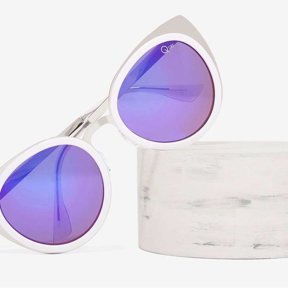 Quay Girly Talk Sunglasses - Picture 2 of 16